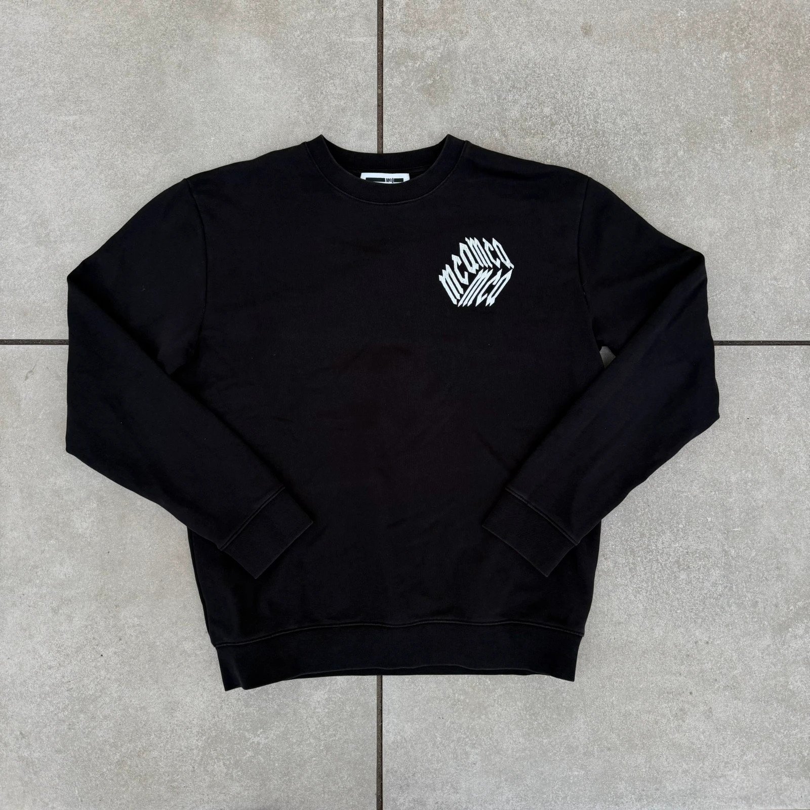 Alexander Mcqueen MCQ Bluza Czarna Crewneck Designer Z Nadrukiem Bez Kaptura