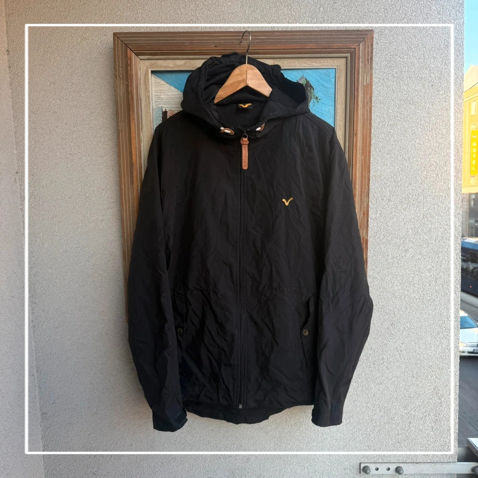 Voi Jeans Kurtka Czarna Z Kapturem Lekka Wiatrowka Przeciwdeszczowa