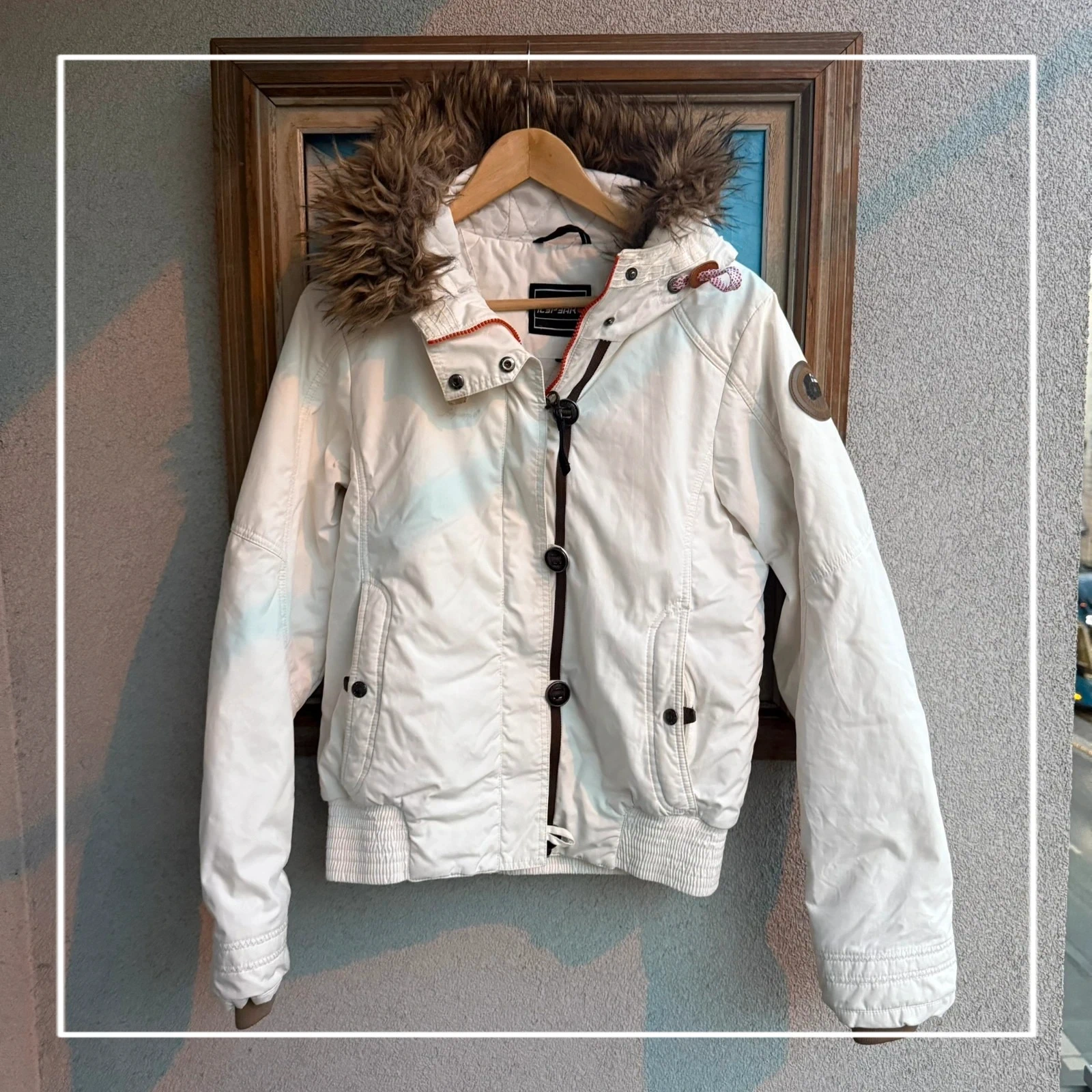 Kurtka Biala Icepeak Z Futrem Zimowa Bomberka Damska