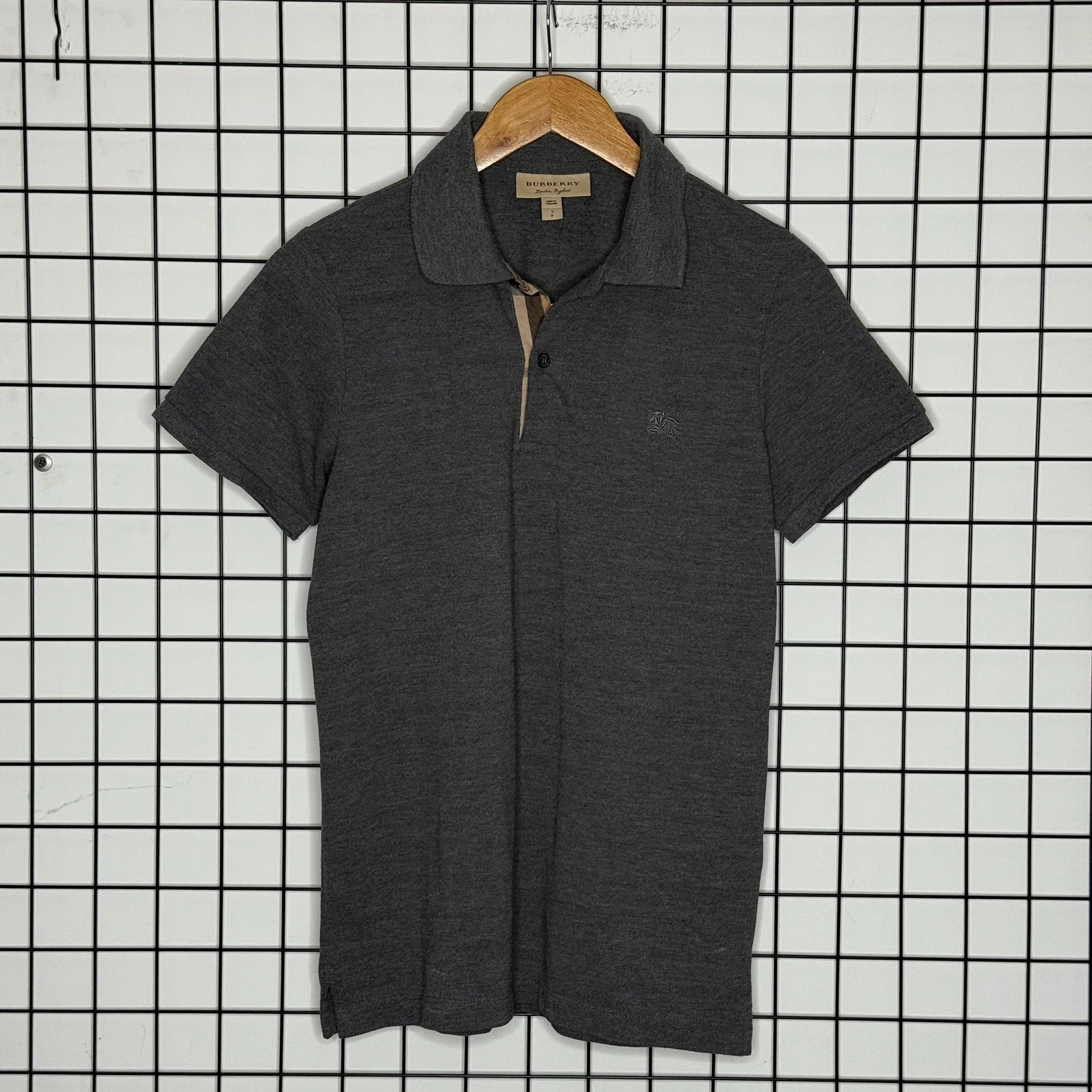 Burberry Koszulka Polo Szara z Haftem M Vintage Streetwear - widok ogólny przód vintage