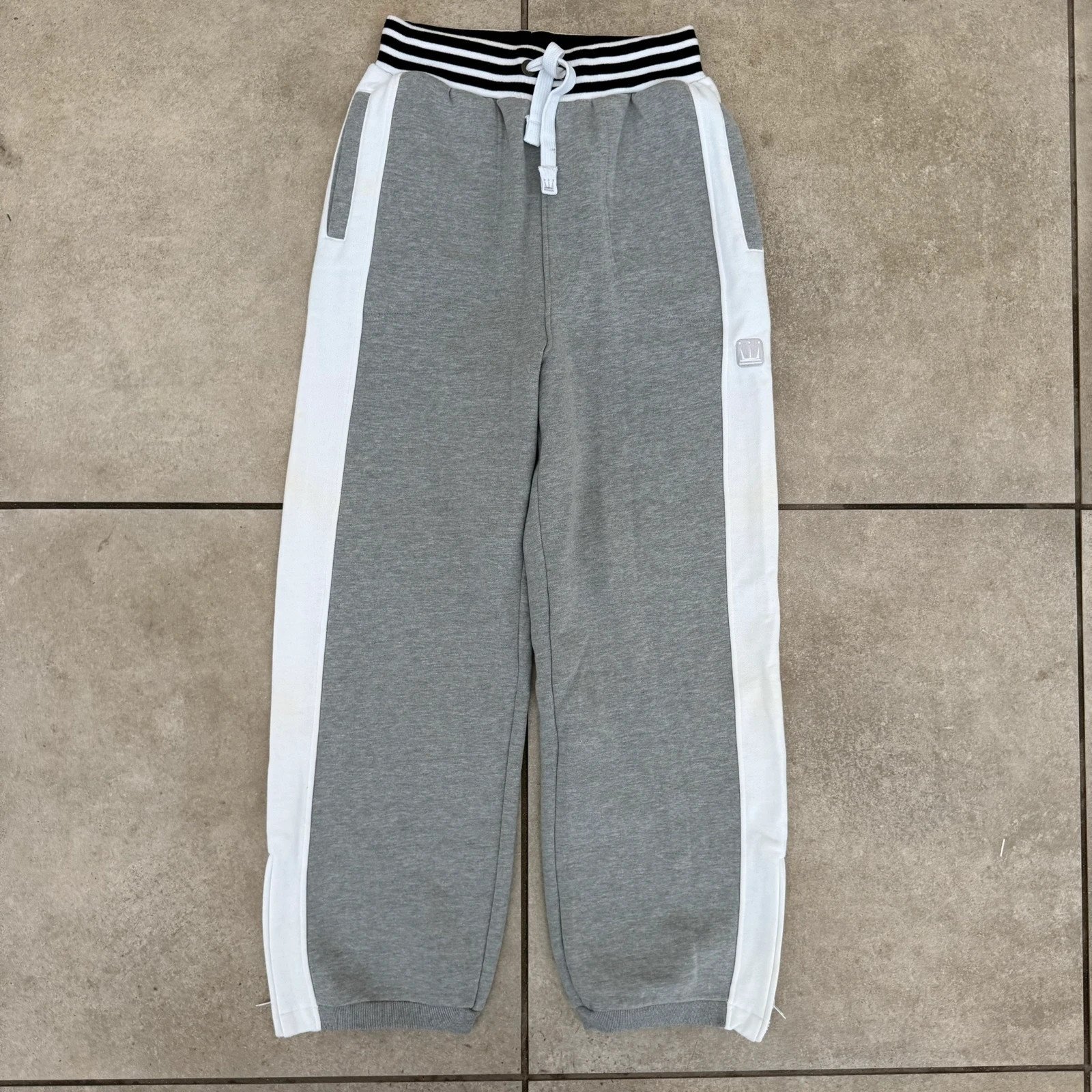 DADA Spodnie Dresowe Szerokie Rap L Vintage Streetwear - widok ogólny przód vintage