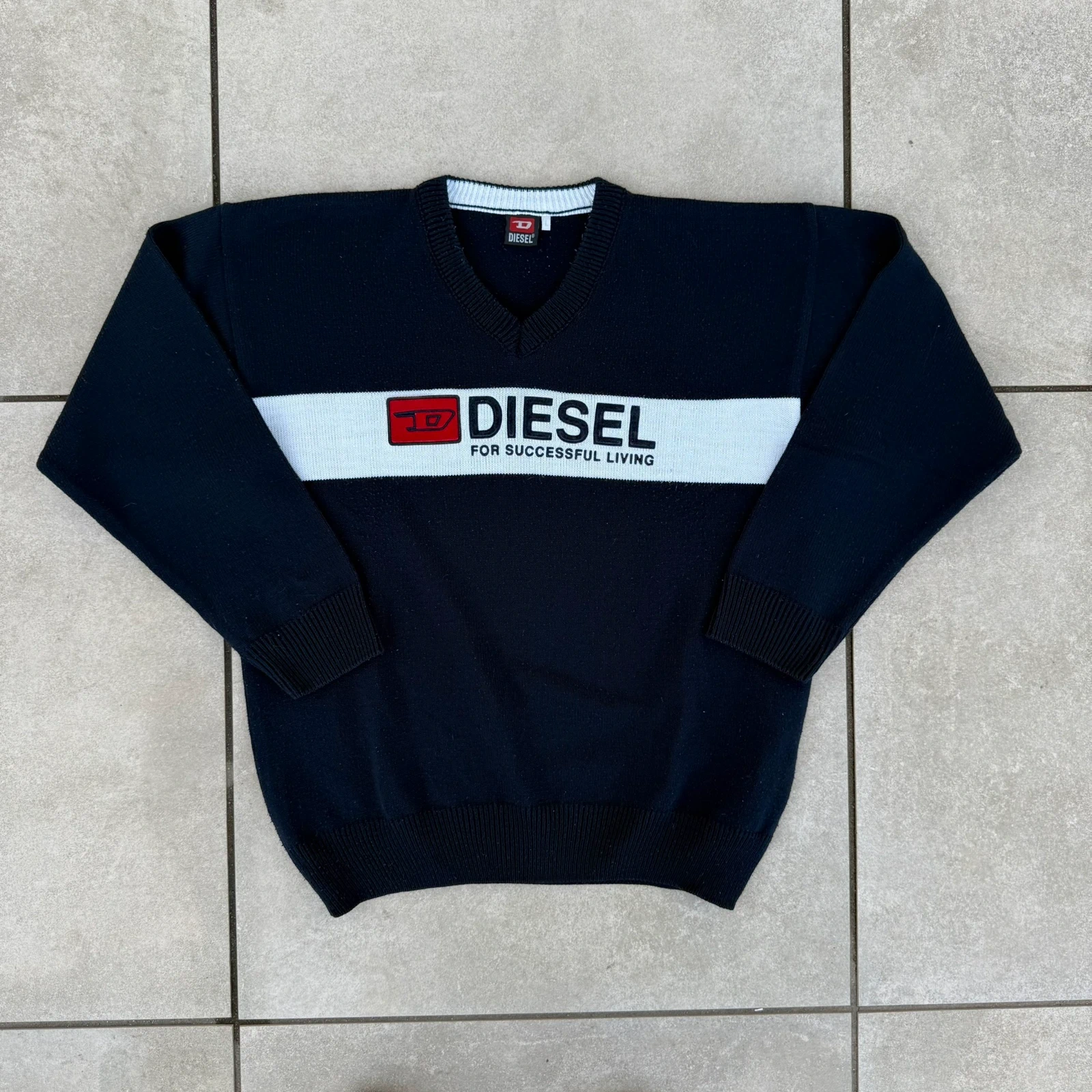 Diesel Sweter V-neck Granatowy XL Vintage Streetwear - widok ogólny przód vintage