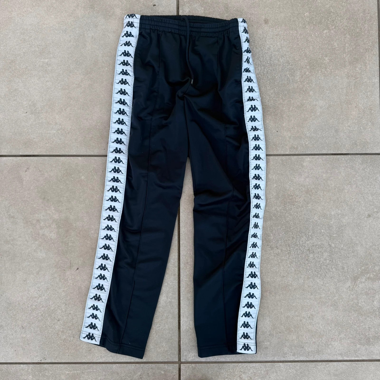 Kappa Spodnie Lampasy Granatowe L Vintage Streetwear - widok ogólny przód vintage