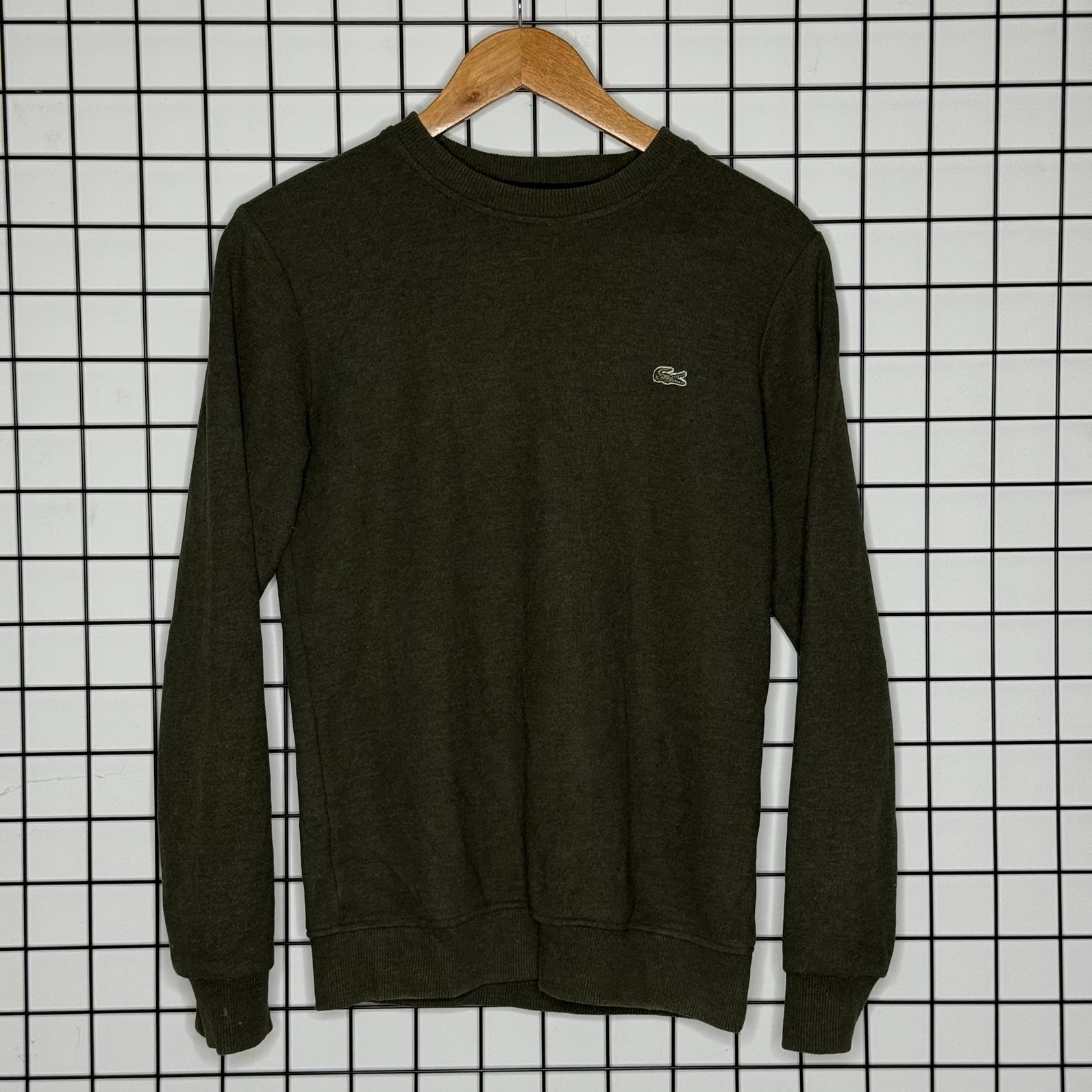 Lacoste Sweter Crewneck z Haftem L Vintage Streetwear - widok ogólny przód vintage
