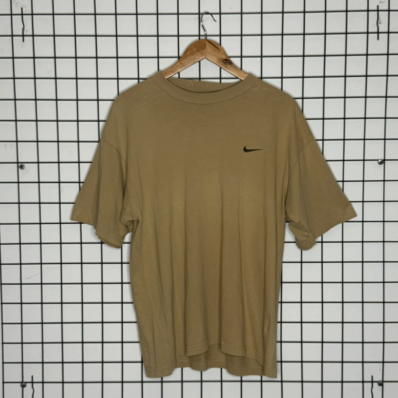 Nike Koszulka Mini Swoosh XL Vintage Streetwear Retro Khaki - widok ogólny przód vintage
