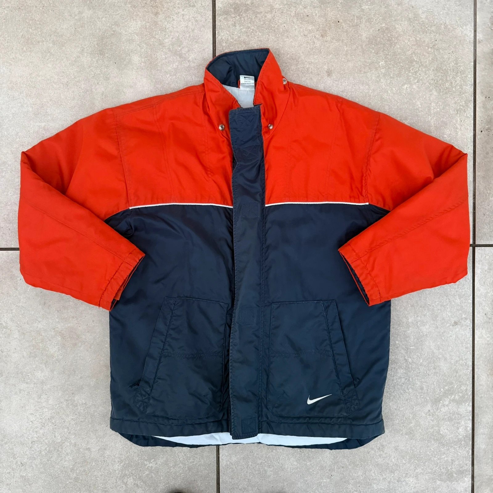 Nike Kurtka Wiatrówka Ocieplana L Vintage Streetwear - widok ogólny przód vintage