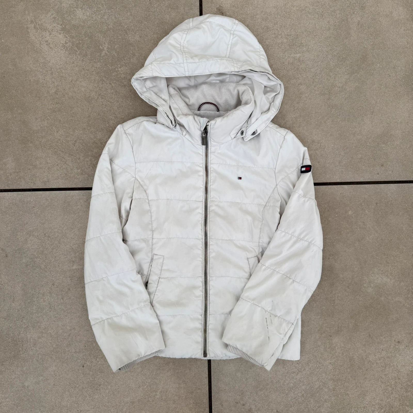Tommy Hilfiger Kurtka Puchowa Biała S Vintage Streetwear - widok ogólny przód vintage