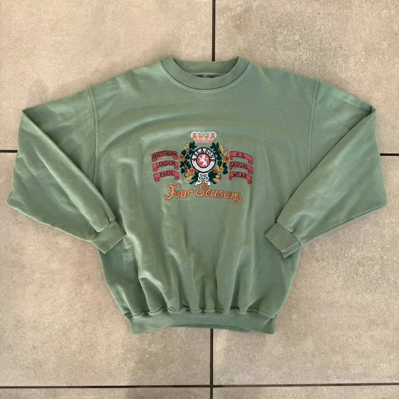 Vintage Love Bluza z Haftem Crewneck XL Vintage Retro Streetwear - widok ogólny przód vintage
