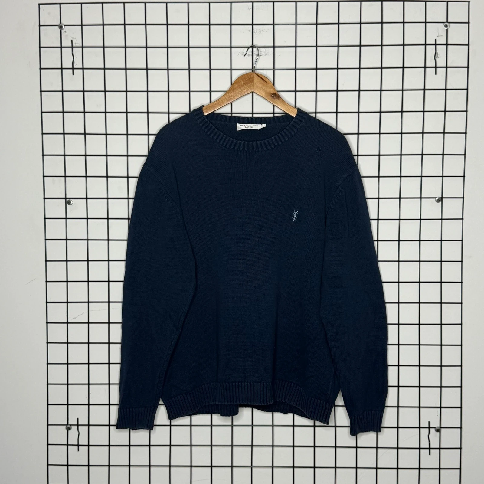 Yves Saint Laurent Sweter Granatowy z Haftem XXL Vintage - widok ogólny przód vintage