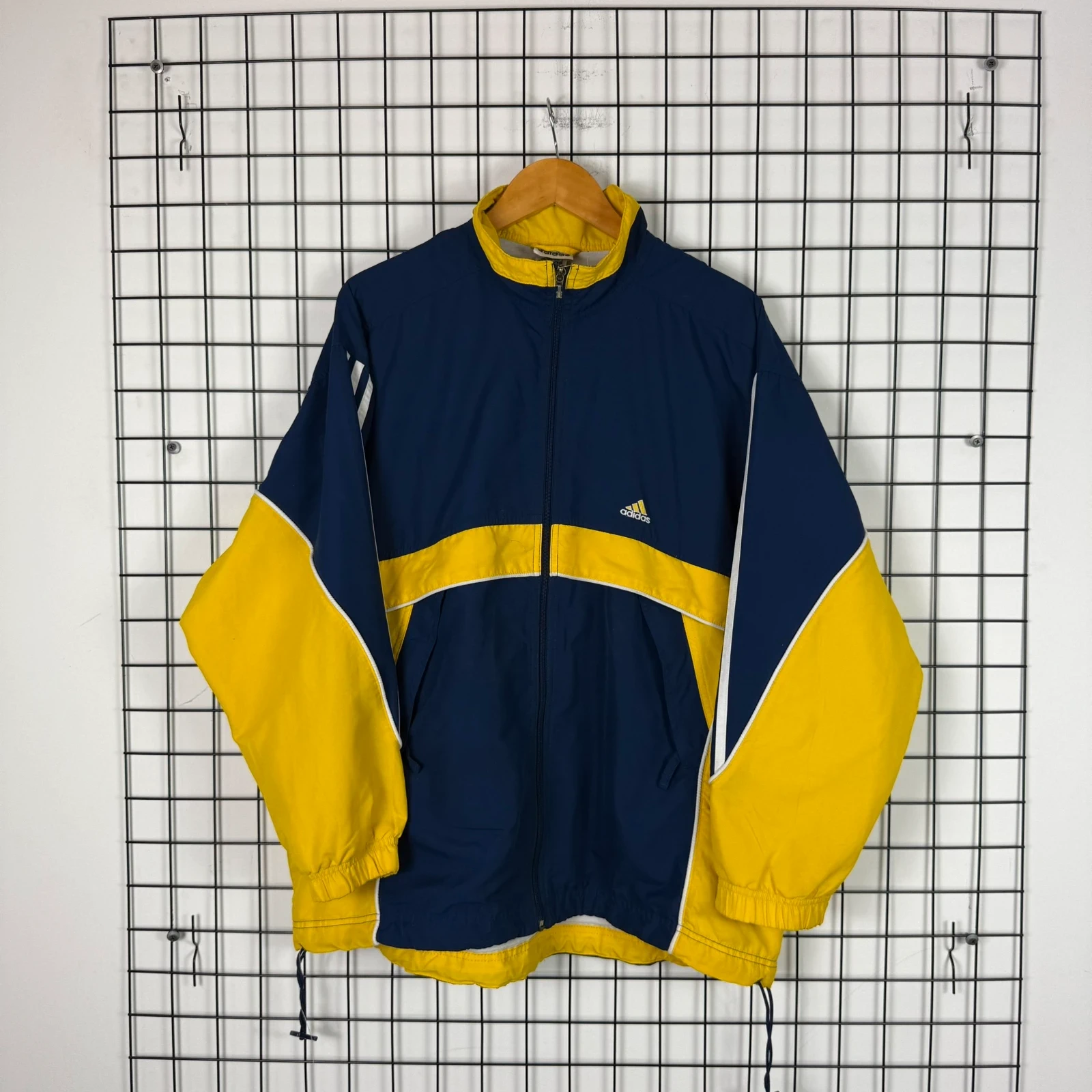 adidas Kurtka Wiatrówka z Haftem XL Vintage Streetwear - widok ogólny przód vintage