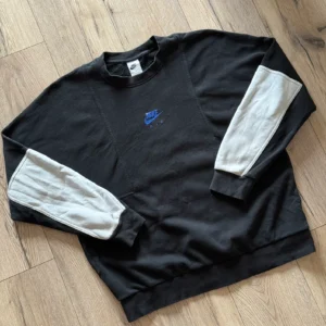 Nike Bluza Crewneck Czarna Haft L Vintage Streetwear - zdjęcie 3