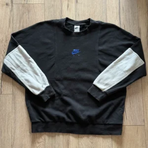 Nike Bluza Crewneck Czarna Haft L Vintage Streetwear - zdjęcie 2