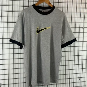 Nike Koszulka Center Swoosh S Vintage Retro Streetwear - zdjęcie 3