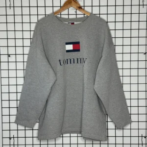 Tommy Hilfiger Bluza Szara z Nadrukiem XL Vintage Streetwear - zdjęcie 2